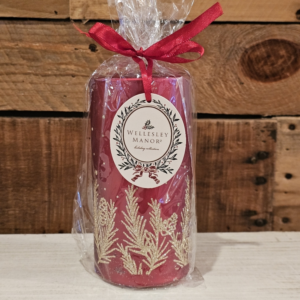 Wellesley Manor Red & Gold Decorative Christmas Pillar Candle